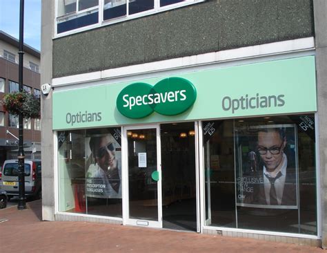 specsavers contact phone number.